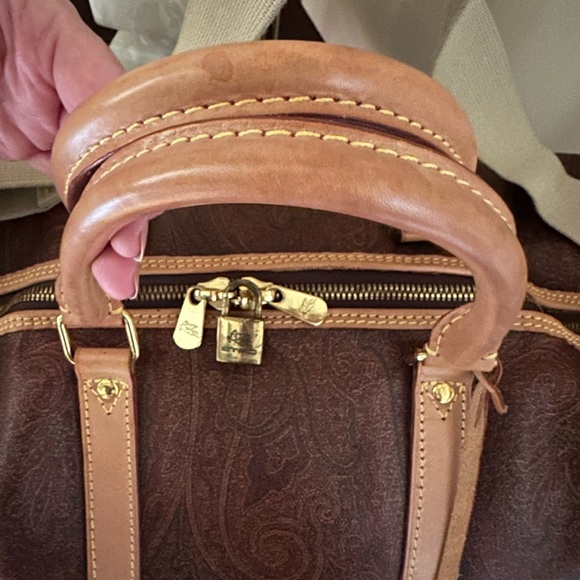 Vintage Etro Travel Duffle Bag with lock and keys - Picture 6 of 17